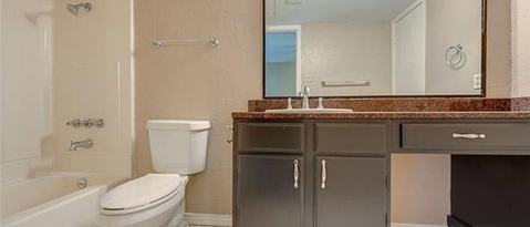 Building Photo - 5829 Phoenix Dr