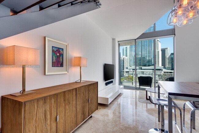 Foto del edificio - 690 SW 1st Ct
