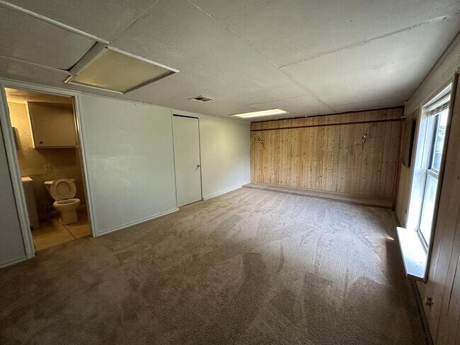 Building Photo - 7620 S 68th W Ave