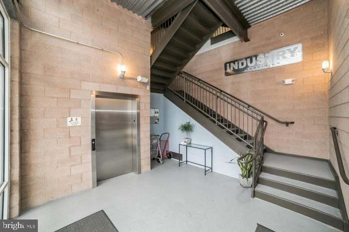Foto del edificio - 75 Maple St