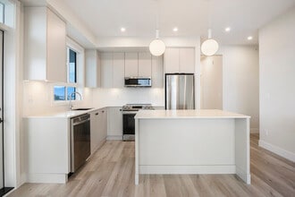 Building Photo - 45505-45505 Campus Dr