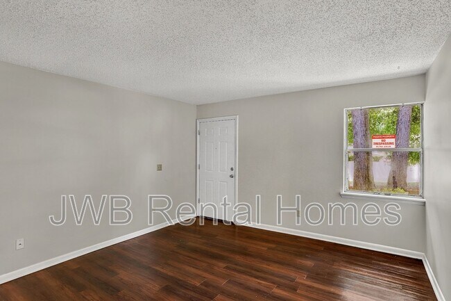 Building Photo - 10825 Key Haven Blvd