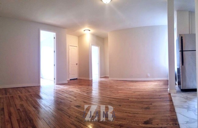 Foto del edificio - 592 Maple St