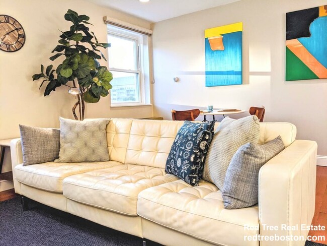 Photo - 27 Bowdoin St Apartment