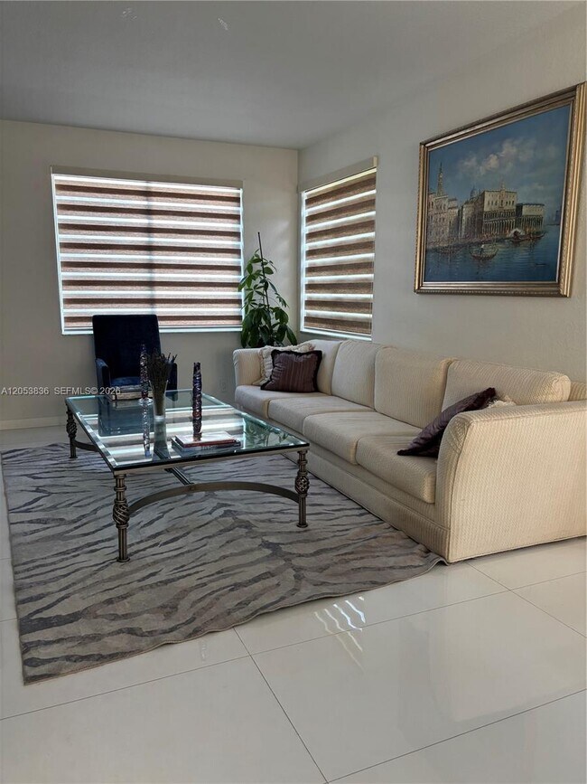 Foto del edificio - 1362 Canary Island Dr