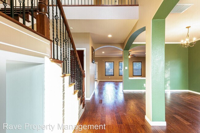Building Photo - 4 br, 2.5 bath House - 4009 Meadow Bluff Way