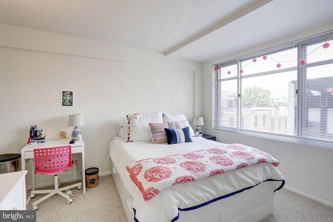 Foto del edificio - 940 25th St NW