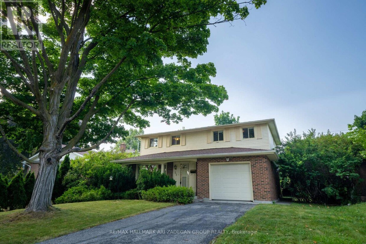Primary Photo - 22 Silver Aspen Dr