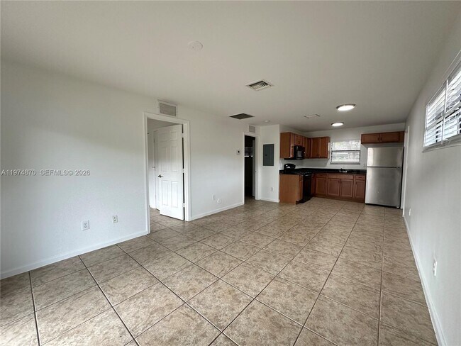 Foto del edificio - 1045 NE 10th Ave