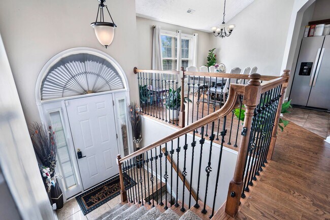 Foto del edificio - Welcome to Chinook Haven – Your Spacious R...