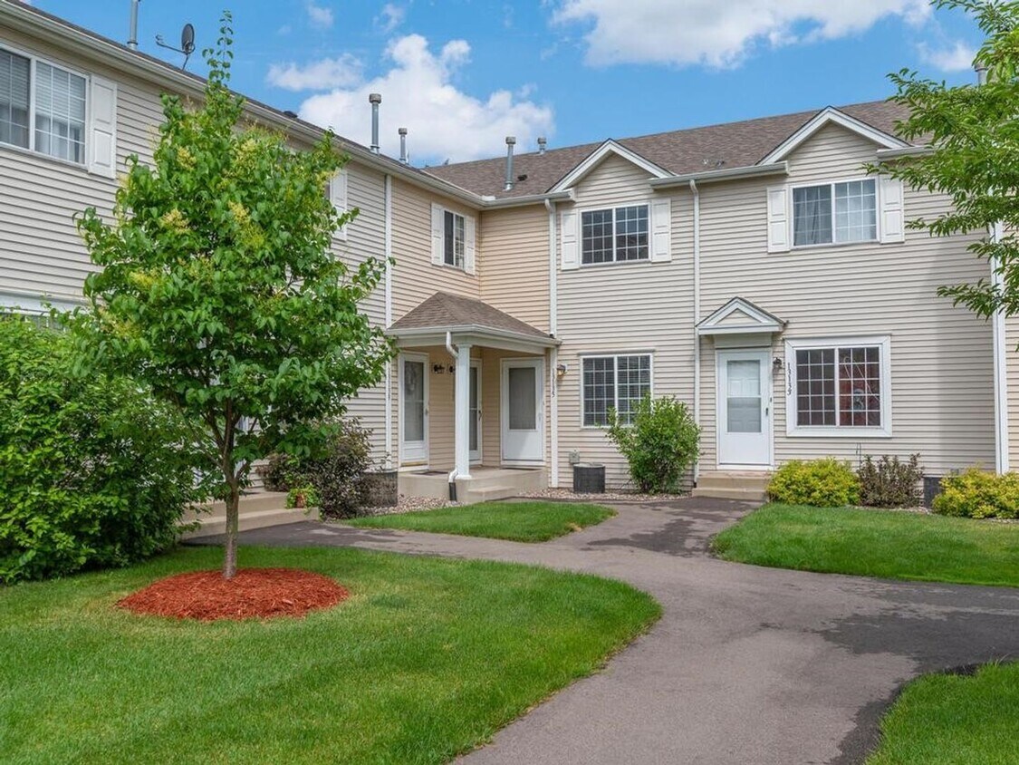 Primary Photo - Staring Lake Village Townhome in Eden Prairie