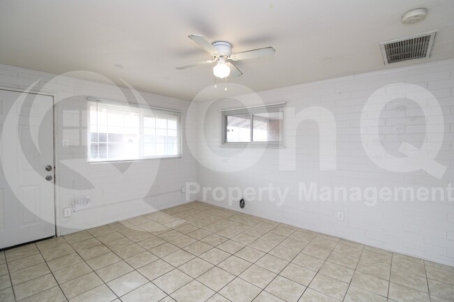Foto del edificio - 3122 E Hubbell St