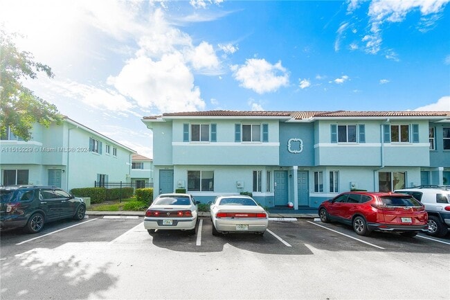 Building Photo - 1933 Gardenia Ct