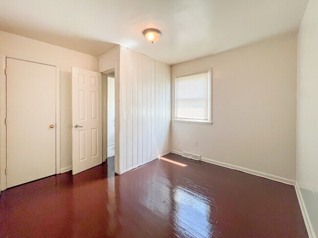 Foto del edificio - 1811 Owens Ct