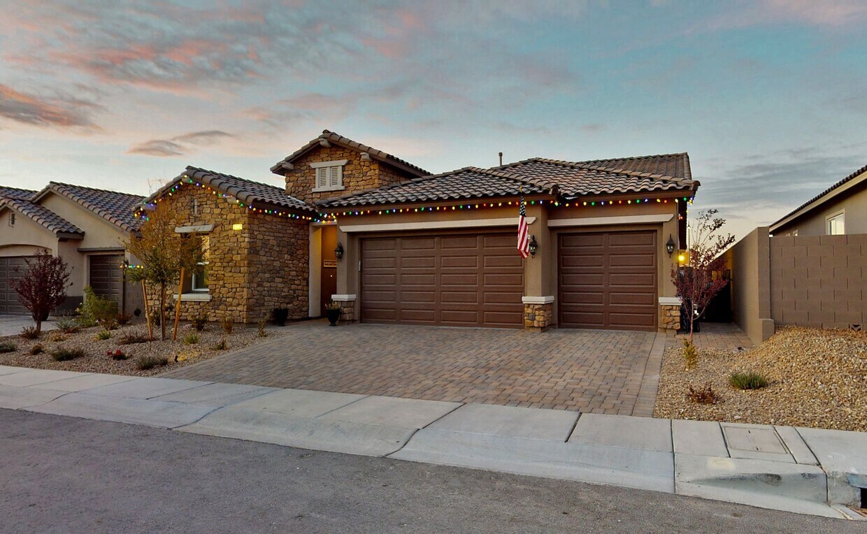 Foto principal - Amazingly upgraded single story home in “I...