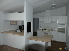 Building Photo - 536 Royal Oak Dr