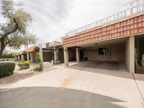 Building Photo - 4922 N 42nd Way