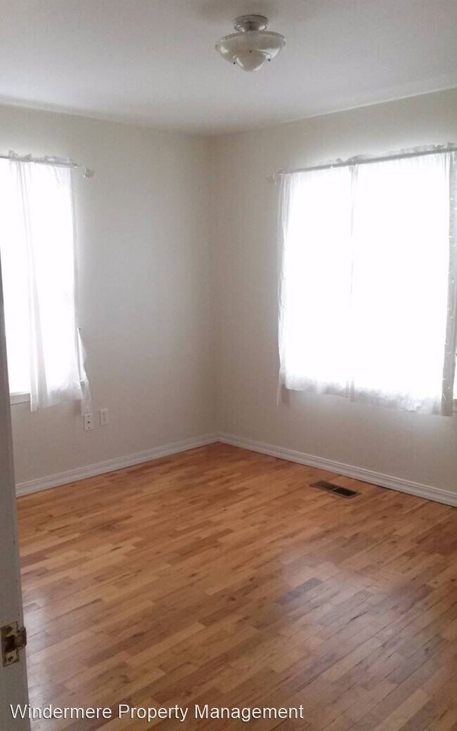 Foto del edificio - 3 br, 1 bath House - 32 SW 10th St
