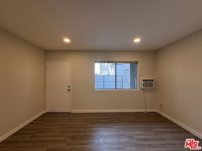 Building Photo - 4832 W 17th St