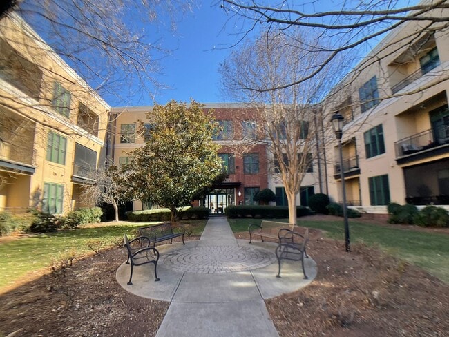 Upscale Condo in Popular Davis Park! - Upscale Condo in Popular Davis Park!