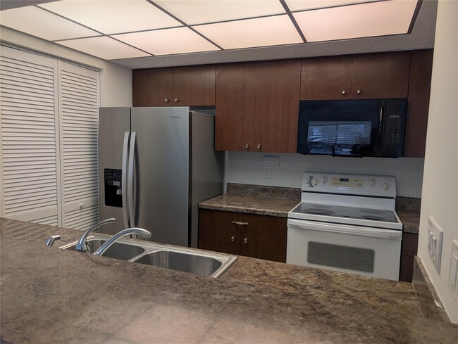 Foto del edificio - 1061 NW 122nd Terrace