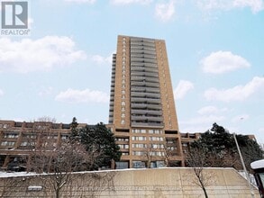 Building Photo - 515 St. Laurent Blvd