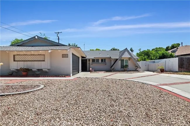 Foto del edificio - 8204 Sherwood Pl