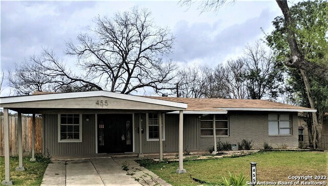 Primary Photo - 455 Maplewood Ln