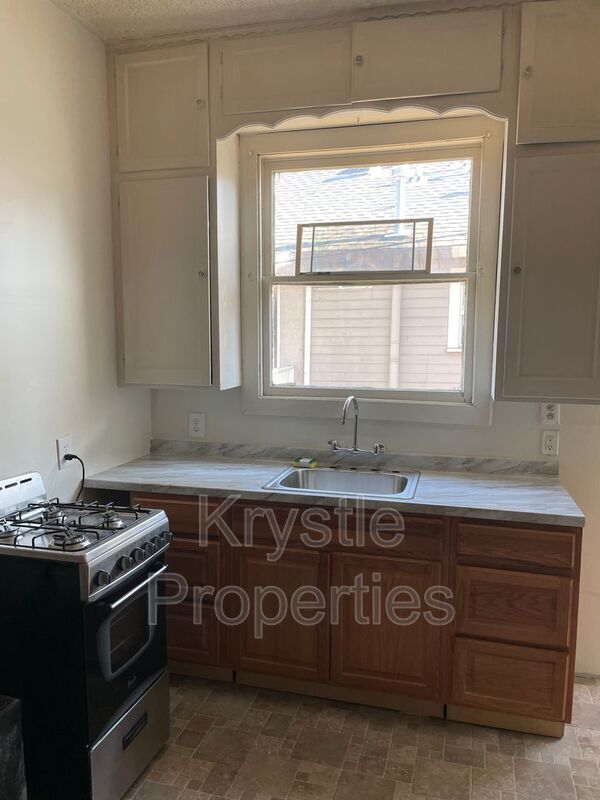 1723 Sacramento St Unit C, Vallejo, CA 94590 Condo for Rent in Vallejo, CA