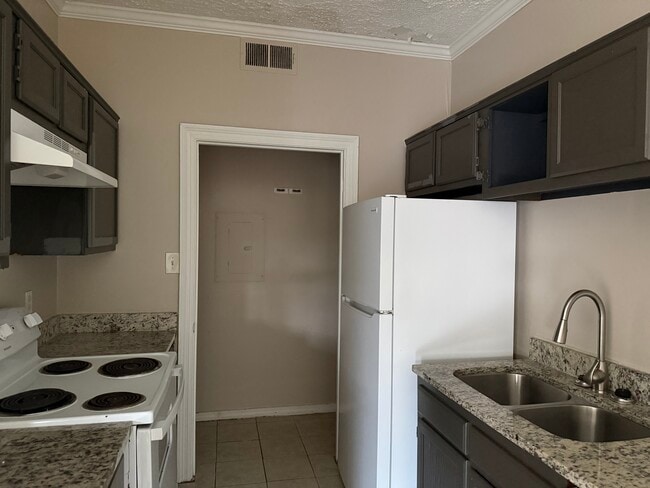 Foto del edificio - 8023 Bayou Fountain Ave