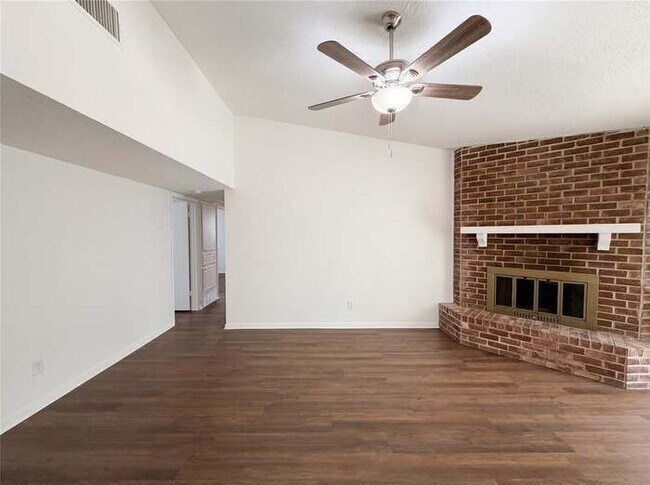 Building Photo - 913 Jayellen Ct