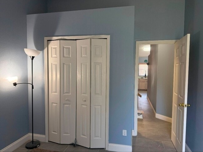 Foto del edificio - 4 BED / 2 BATH / 2 CAR GARAGE - ORLANDO (HUNTER'S CREEK)