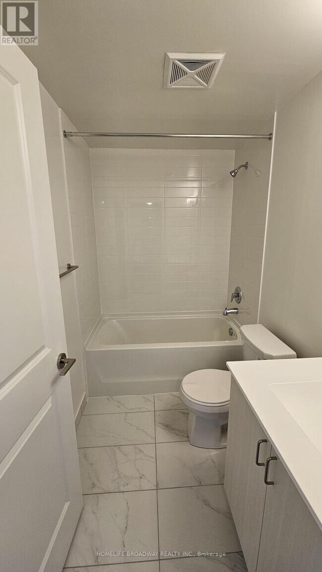 Photo du bâtiment - 325 Yorkland Blvd