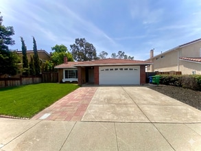 Building Photo - 5064 Anaheim Loop