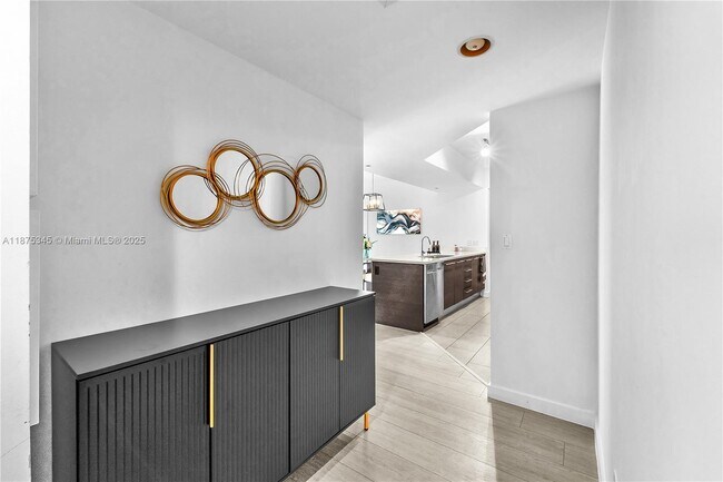 Building Photo - 500 Brickell Ave