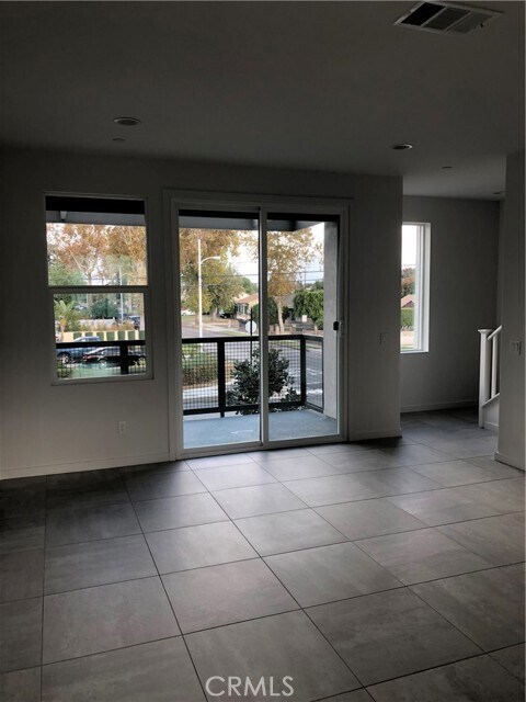 Foto del edificio - 11395 Meeker Ave