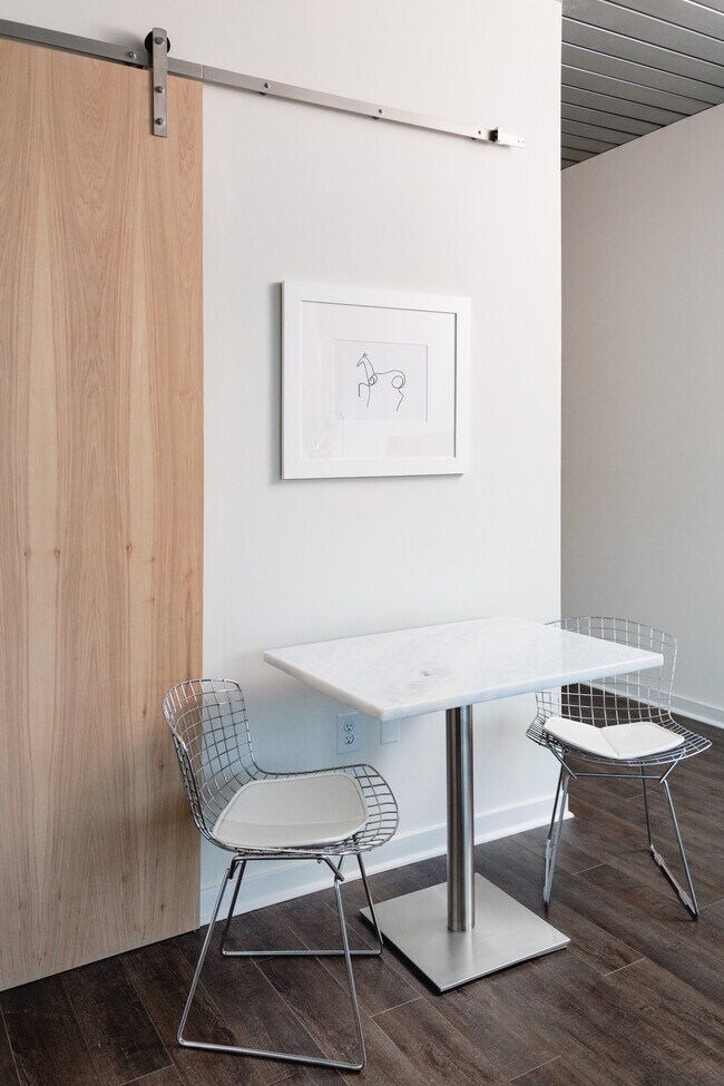 Foto del edificio - 620 Glen Iris Dr NE