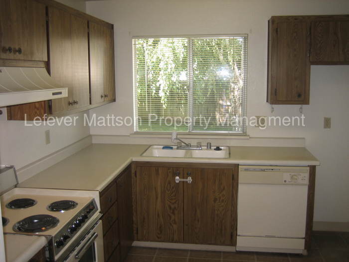 Foto del edificio - 555 W Creekside Cir