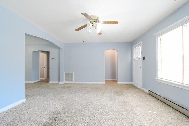 Building Photo - 2712 Barclay Ave