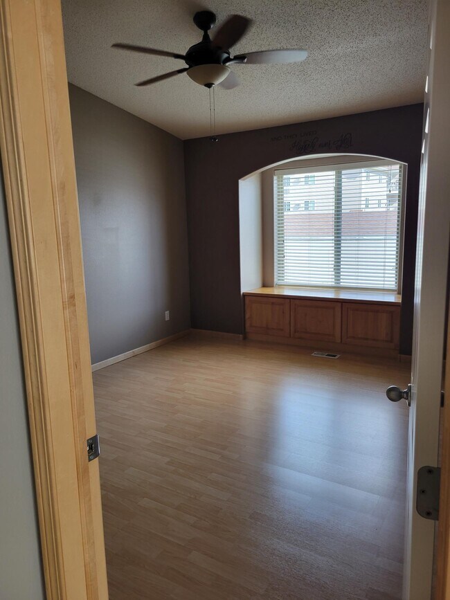 Foto del edificio - 3533 Eagle Run Ln