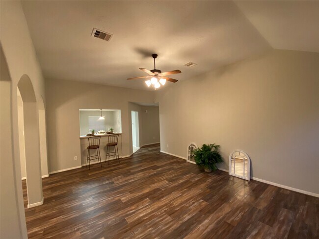 Foto del edificio - 4622 Bridgestone Path Dr