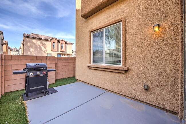 Building Photo - 7717 Pista Way