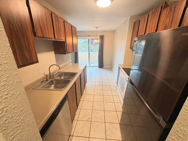 Foto del edificio - 3895 E Leonesio Dr