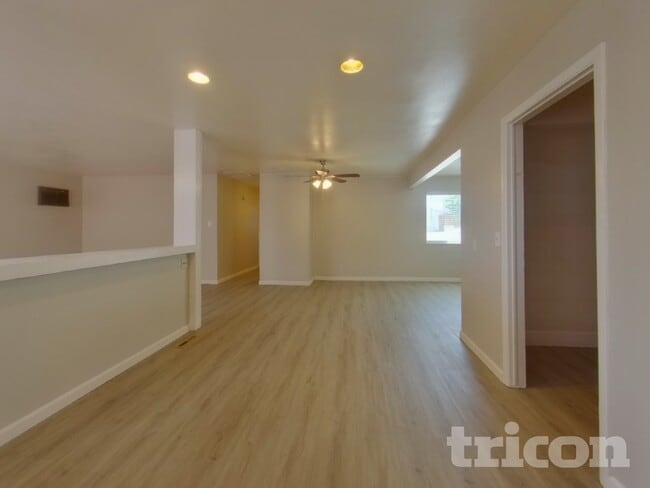 Building Photo - 3310 Heights Dr