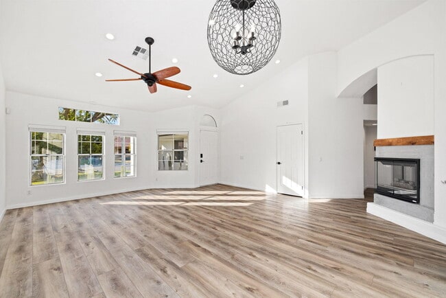 Building Photo - 44260 Villeta Dr