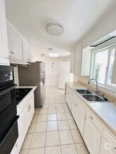 Building Photo - 751 Ruth Dr