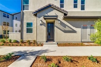 Building Photo - 11037 Serene Dr