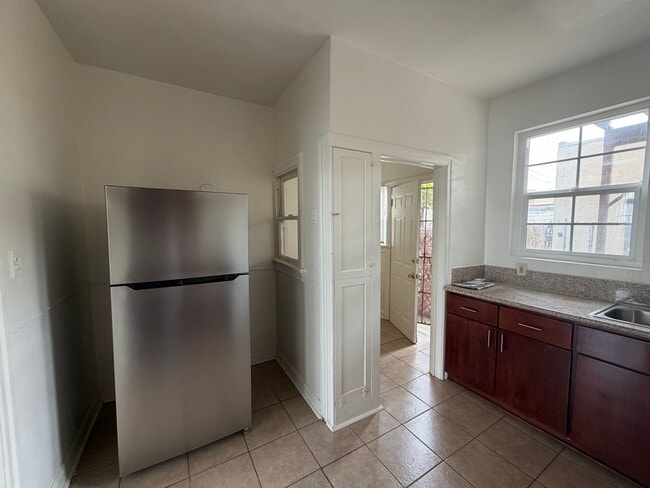 Foto del edificio - Mid-City 2 Bedroom 1 Bath Gem