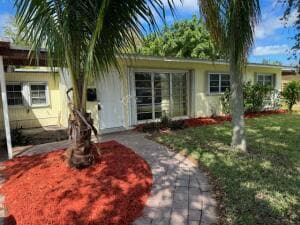 Foto principal - 509 NW 30th Ct