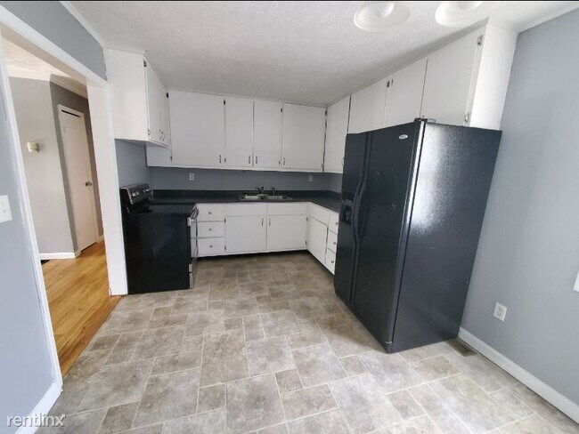 Building Photo - 3 br, 2 bath House - 104 Fox Terrace Rd